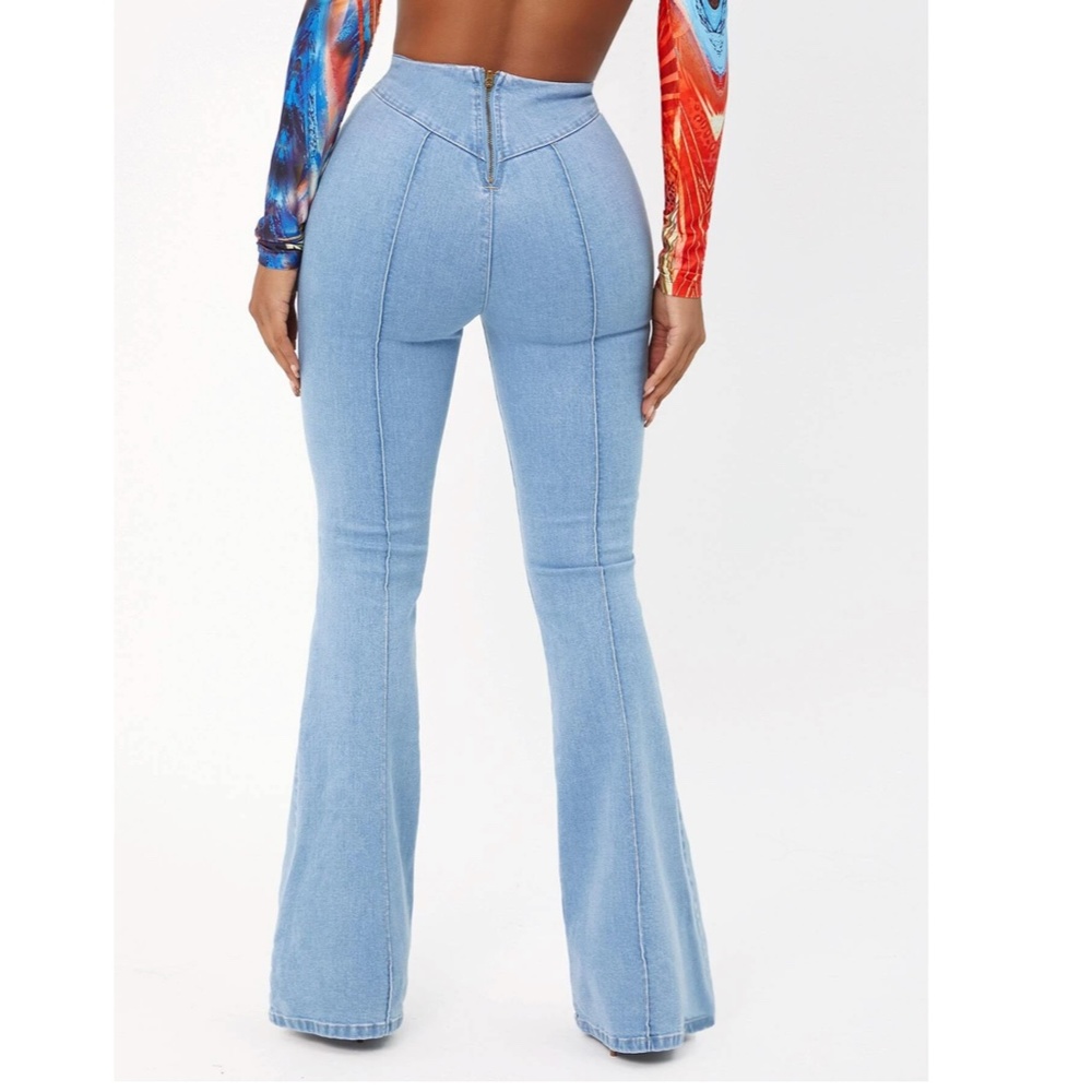 SHEIN SXY Solid Flare Leg Jeans in Light Wash Size W30 L32 - NWT - Picture 2 of 6